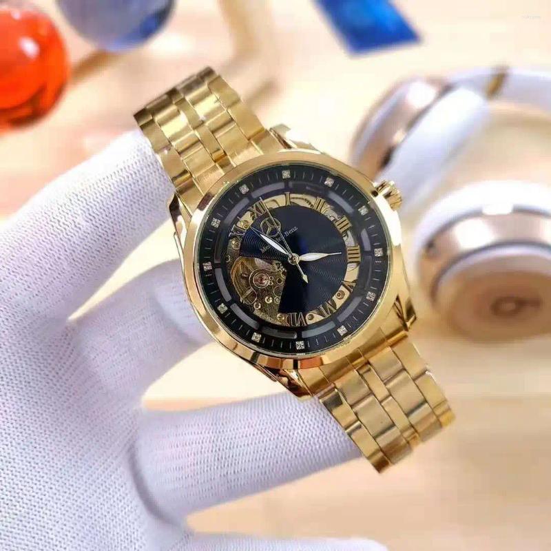 Relojes de pulsera Relojes de pulsera de acero inoxidable ahuecados con superficie automática para automóvil mecánico de acero completo