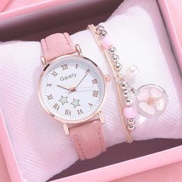 Relojes de pulsera Gaiety Brand 2 unids Set Reloj de pulsera para mujeres Patrón de dibujos animados único Pink Girls Moda Cuero Reloj Reloj MujerWristw