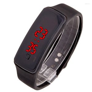 Relojes de pulsera Gnova Platinum TOP Sport Reloj de mujer LED Digital Silicona Hombres Dial negro Reloj de pulsera de moda Reloj A168