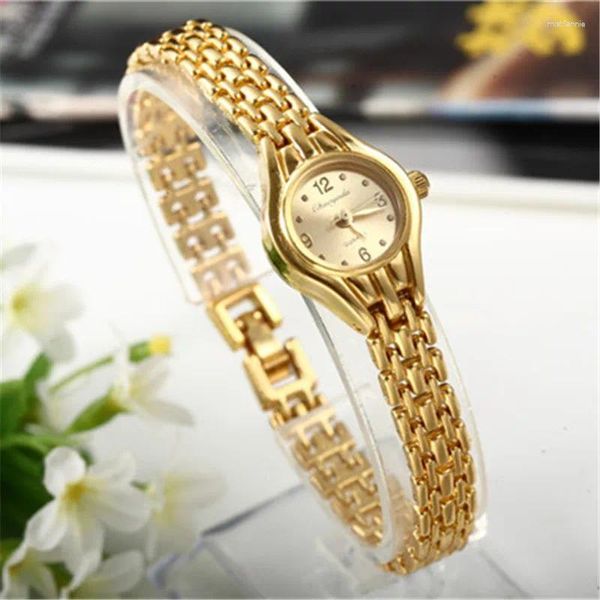 Relojes de pulsera Reloj de pulsera dorado para mujer Dial pequeño Reloj de pulsera de lujo para mujer Reloj de cuarzo elegante de acero Reloj femenino Regalo de moda