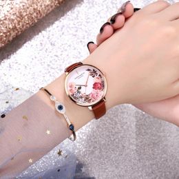 Relojes de pulsera Edición Han Fashion Lady Rose Flowers And Watch Table Impresión grande Ocio Mujer Vender como pasteles