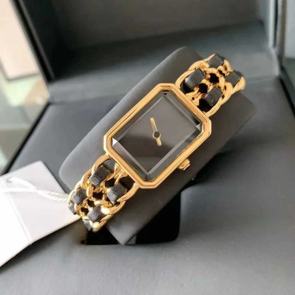 Montre-bracelets de haute qualité designer de luxe marque de luxe garçon regarder simple élégant quartz en cuir carré en cuir tressé