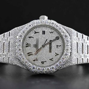 Montre-bracelets Hip Hop Diamond Watch Round Coupez toute la taille Personnaliser VVS1 Handmade Diamond Watch for Mens Diamond Watch 339E