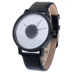 Relojes de pulsera Korean Wind Belt Harajuku Simple Creative Quartz Watch Un par de estudiantes masculinos y femeninos en nombre de la mesa 457Z