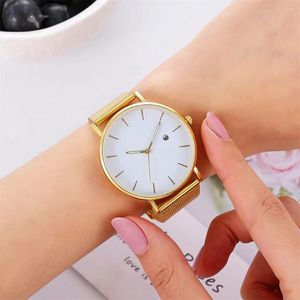 Montre-bracelettes pour dames mode luxe or couleur quartz femelle en acier inoxydable ceinture de courroie pour les femmes aimant numérique