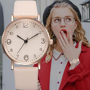 Horloges Dameshorloge 2023 Europa en de Verenigde Staten Nieuwste Minimalistisch Ultradun Casual Mode Digitaal Riem Kwarts Dames