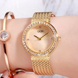 Montres-bracelets dames Montre Diamant Serti Alliage Femme Simple Brillant Décontracté Main Tendance Doré Luxe Femme