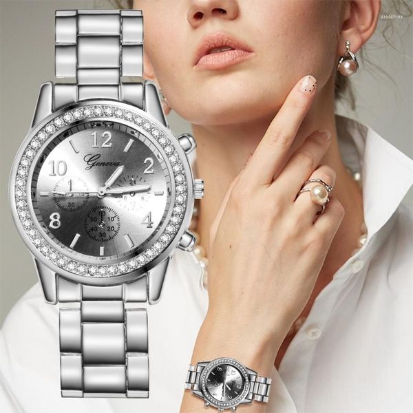 Relojes de pulsera Relojes para mujer Europa y el reloj de mujer informal más moderno Vestido de acero inoxidable con diamantes llenos de oro de lujo