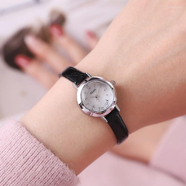 Montres-bracelets Lady Mode Casual Petite Montre Femmes Antique Serpent Bracelet En Cuir Rond Brun Filles Fête Cadeau Relogio Feminino