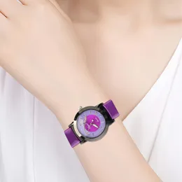 Montres-bracelets Lady Mode Jolie Diamant Violet Quartz Montre-Bracelet De Luxe Fille Nice Hommes Analogiques Et Numériques Femmes