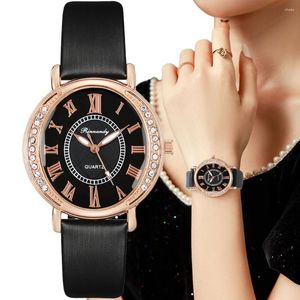 Armbanduhren Dame Mode Uhr S 2023 Marke Oval Einfache Rom Frauen Quarz Luxus Schwarz Lederband Weibliche Geschenk Uhr