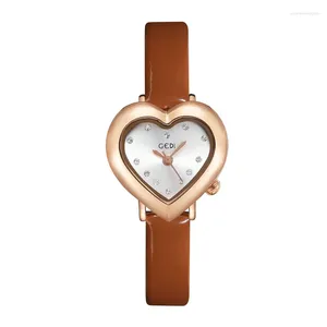 Montres-bracelets en forme d'amour cadran petite montre pour femmes original étanche en cuir quartz dames horloge cadeau petite amie