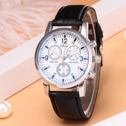 Montres-bracelets bas prix classique hommes Sport Wathes cadran bleu bracelet en cuir Quartz mâle horloge Rlojes Para Hombre Relogio Masculino