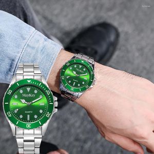 Relojes de pulsera luminosos para hombre, relojes verdes a la moda para hombre, regalo de cumpleaños, reloj rojo, cinturón de acero, resistente al agua, regalos perfectos