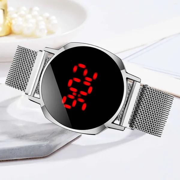 Montres-bracelets luxueux maille ceinture montre dames affichage électronique bijoux cadeau pour femme montres décontractées femmes