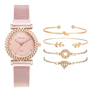 Montre-bracelets Luxury 5pcs Set Bracelet Watch Femmes Elegant Aimant Diamond Dames Quartz Robe de poignet Pink Clock Trop