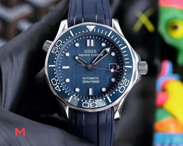 Montre-bracelets Luxury Automatic Watch for Men Watchs mécaniques en acier inoxydable en caoutchouc bleu noir