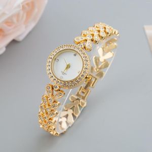 Muñecas de pulsera Reloj de brazalete de oro de diamante de lujo adecuado para mujer Beauty Fishtail Quartz Watches Women Girl