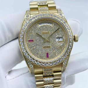 Polshorloges luxe Digner Classic Fashion Automatic Watch Grootte 41 mm Sapphire Glass Waterdichte speelriem met diamant in het midden van een vrouw