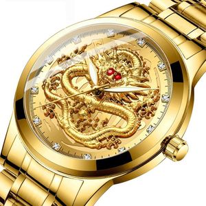 Relojes de pulsera Relojes para hombres de dragón dorado en relieve de lujo Hombres no mecánicos con diamantes Reloj de cuarzo con cara china de rubí