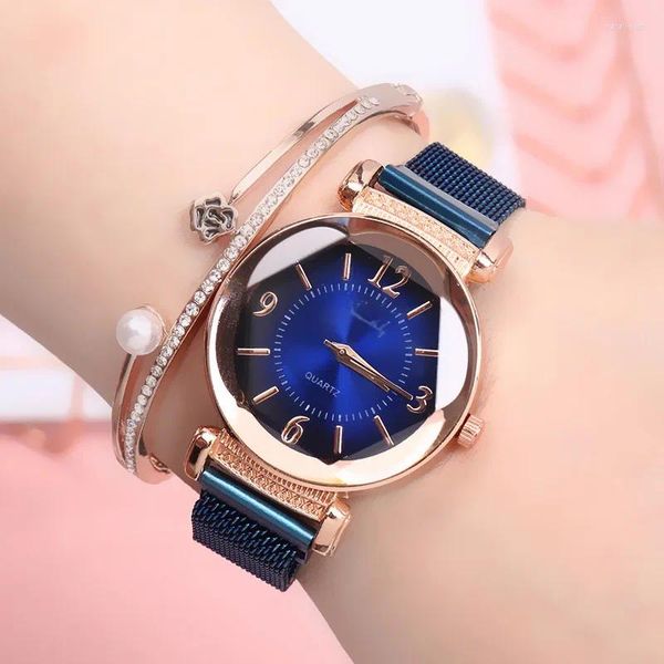 Relojes de pulsera Moda de lujo Reloj de mujer Geométrico Número romano Cuarzo Damas Imán Hebilla Correa de malla Reloj de pulsera Oro