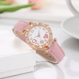 Horloges Luxe mode dameshorloge Veelkleurig PU lederen band Dames quartz horloge Casual legering Zakelijk voor cadeau
