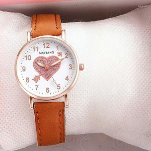 Montre-bracelets Luxury Grosted Leather Strap Watch Women Fashion Fashion Casual Simple Small Dial Quartz Chronograph Ladies Watch (pas de boîte sans bracelet