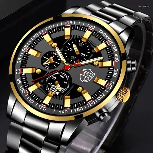 Montre-bracelets Luxury Men's Casual Fashion Business Gold Beld Gold Digital Steel Band Quartz Watch Calendar conçu pour les hommes Classic à succès