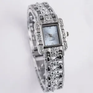 Horloges Luxe Moissanite Iced Out Horloges Hip Hop Bust Down Unisex Diamond Watch Pols met roestvrijstalen studs