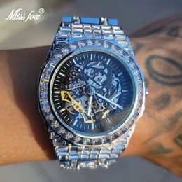 Montre-bracelets Luxury Skeleton Watch with Baguette Bezel Bracelet MECANICAL MADIQUES HAUTES TOP MARCHE DIAMAND ICE OUT AUTORES AUTORES 231220