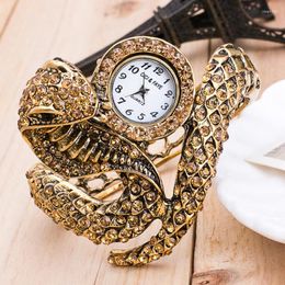 Polshorloges luxe slangvorm vrouwen kijken dames armband dame retro Romeinse schaal kristal kwarts horloges vrouwelijke klok