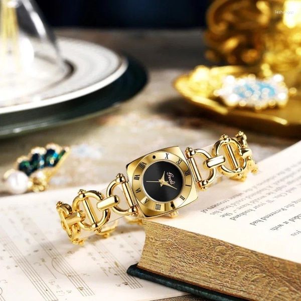 Relojes de pulsera Relojes de diseño de lujo para mujer Pulsera de hip hop Reloj de cuarzo para mujer Reloj de pulsera de oro rosa para mujer Cristal brillante Mujer deportiva