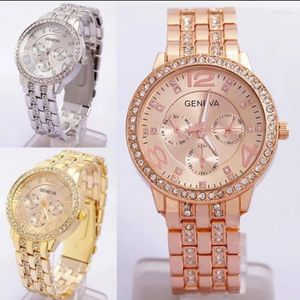 Mujeres de pulsera Mujeres de lujo Cuarzo Wallwatch Gold Gold Diamonds Analog Watches Fashion No Scale Reloj Zegarek Damski