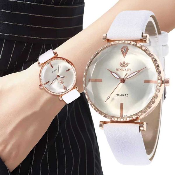 Relojes de pulsera Relojes de mujeres de lujo 2023 Diseño de diamantes simples Lady Quartz Watch Fashionable White Leather Gifts D240417