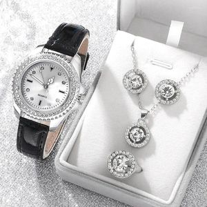 Muñecos de pulsera Mujeres de lujo Relojes Damas de cuarzo Muñeco Muñeco de muñeca Cristal Cristal Gran Dial Correa de cuero Simple para reloj
