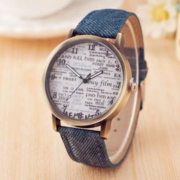 Horloges Luxus Frauen Uhren Pretty Leder Band Damen Handgelenk Quarzuhr Manner Dameshorloge Damski