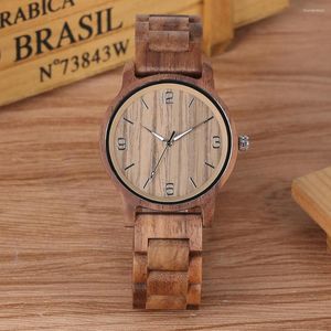 Polshorloges Heren Wood Watch Retro Quartz Lumineuze aanwijzer Handgemaakte houten horloges Chic Walnut Band Clock Arabische cijfers Dial Zegarek