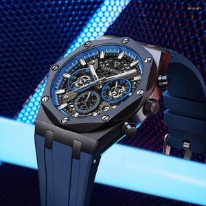 Horloges Herenmode Quartz Horloges Siliconen band Waterdicht Datum Gloed Drie naalden Motorhorloge voor heren