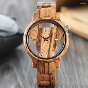 Relojes de pulsera Reloj de hombre Caja de triángulo hueco de madera de bambú Banda de madera Pareja de hombres Regalo de vacaciones Reloj de cuarzo punk Reloj Reloj