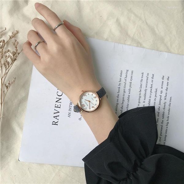 Montres-bracelets Style minimaliste tempérament Version coréenne de la petite fille rétro Hong Kong montre à Quartz horloge cadeau pour les copines