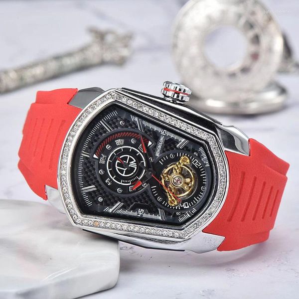 Modelo de relojes de pulsera para el mismo dispositivo de volante Tourbillon Reloj de pulsera mecánico para hombres Relojes de goma impermeables Diamante masculino Tonneau