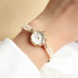 Montre-bracelets Natural Pearl avec Gold Imperproofing Quartz Circular Tree Point Womens Watch Ring Chain Giftl2304 Watchl2304