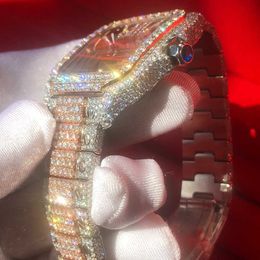 Polshorloges Nieuwe versie VVS1 Diamanten Bekijk Rose Gold Mixed Sier Skeleton Watch Pass TT Quartz Beweging Top Men Iced Out Sa