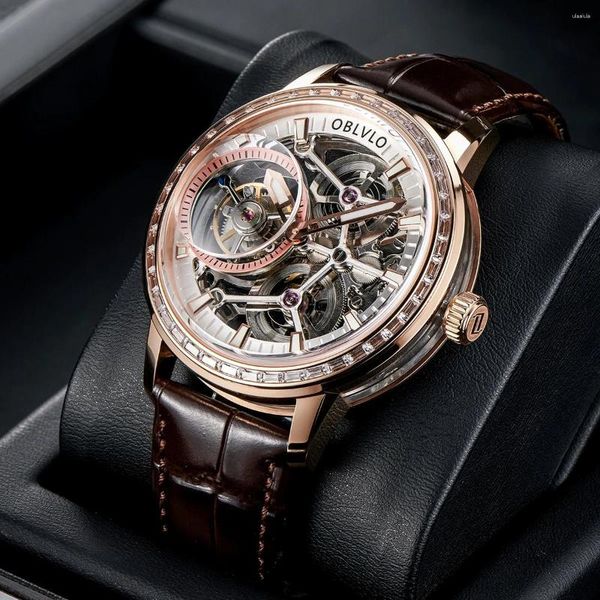 Relojes de pulsera OBLVLO Flying Tourbillon Hombres Relojes mecánicos Bisel de diamante Esqueleto completo Dial Super Luminoso Reloj de cristal de zafiro