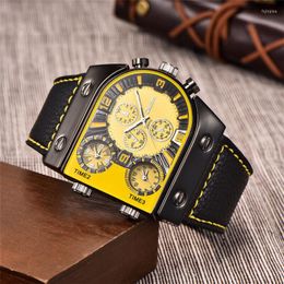 Montres-bracelets Oulm Montre pour homme 9315 Sport Cadran jaune Montres Montre-bracelet en cuir à double fuseau horaire