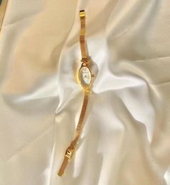 Polshorloges ovaal retro horloge dames eenvoudige mode goud midden oud