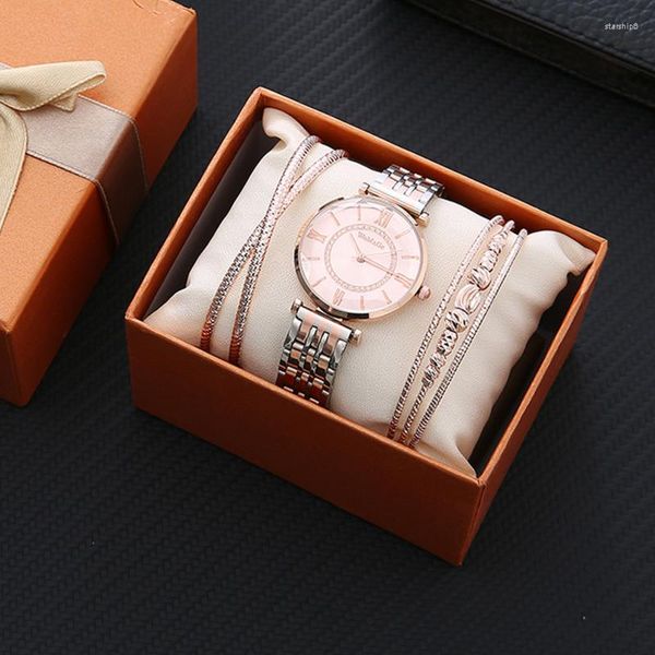 Montres-bracelets Montre à quartz pour femmes Luxe Mode Cadeau Set Bracelet en alliage galvanisé Trois pièces Lady Clock Box Relaxo Femino