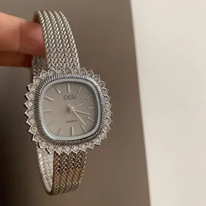 Montre-bracelets Reloj Gold Silver Diamond Diamond Diamant Quartz Wristwatch Luxury en acier inoxydable Vintage Bande de bracelet Bracelet Chaîne de chaîne d'anneau