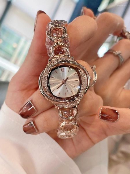 Montres-bracelets Or Rose Full Diamond Design Steel Band Montre pour femme Niche Casual Light Luxury Quartz Fashion Elegant High Quality