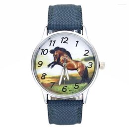 Relojes de pulsera Running Mountain Horse Steed Pattern Animal Hobby Accesorios de moda Regalo Hombres Mujeres Canvas Band Casual Sport Cuarzo Wrist